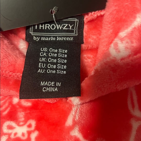 Hot Pink COZY Skeleton Print Hoodie Lounger fuzzy and SOFT one size - Picture 3 of 4